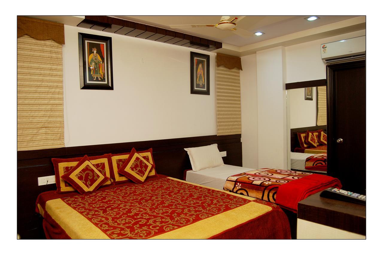 Hotel Jinendra Palace Divisione di Divisione di Jaipur Esterno foto