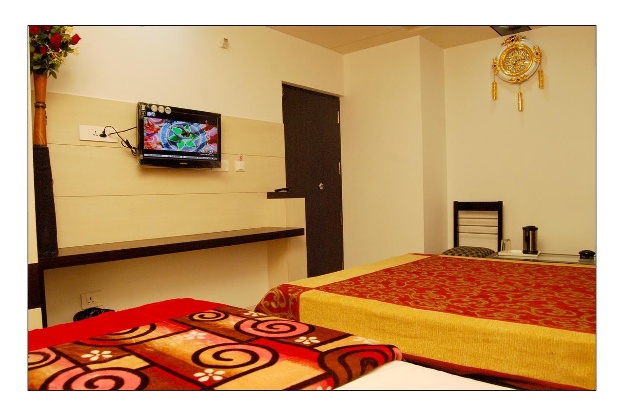 Hotel Jinendra Palace Divisione di Divisione di Jaipur Esterno foto