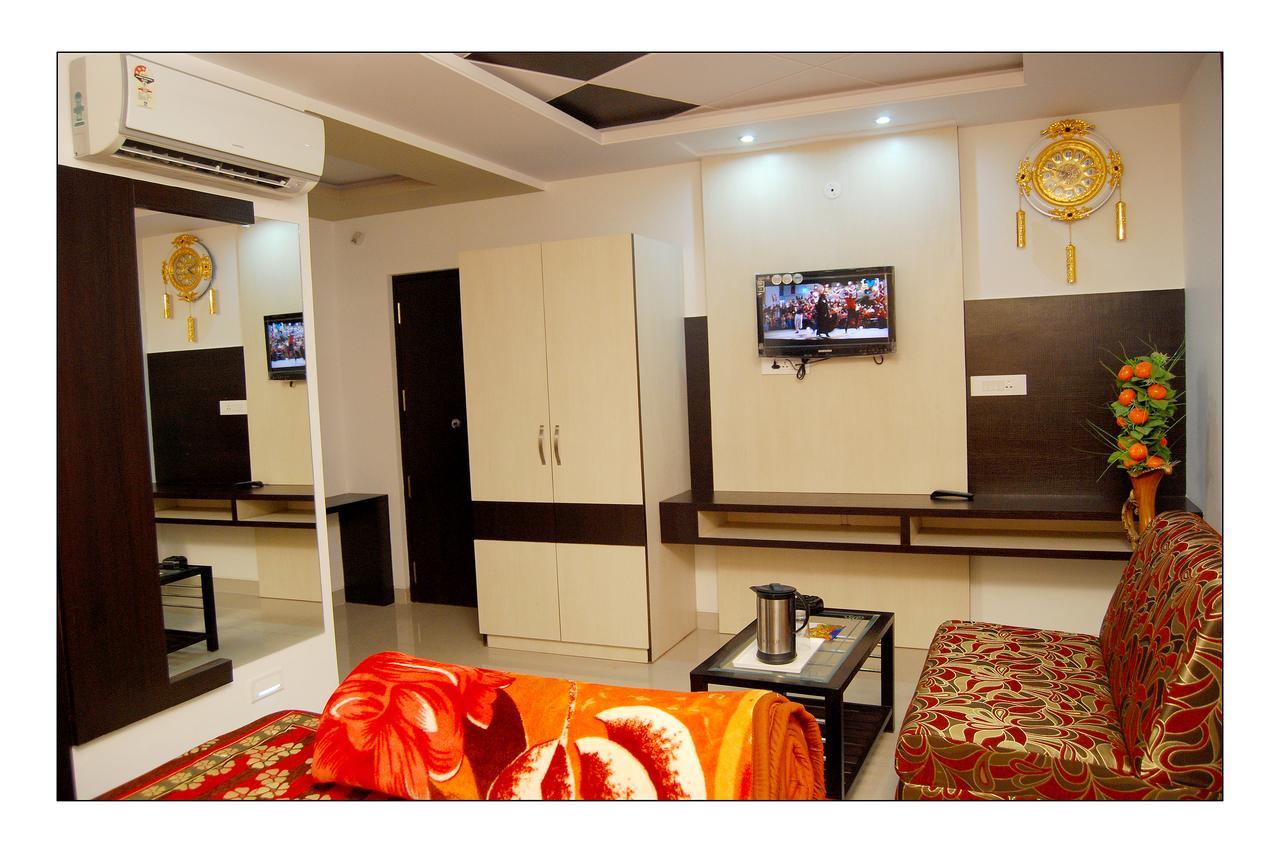 Hotel Jinendra Palace Divisione di Divisione di Jaipur Esterno foto