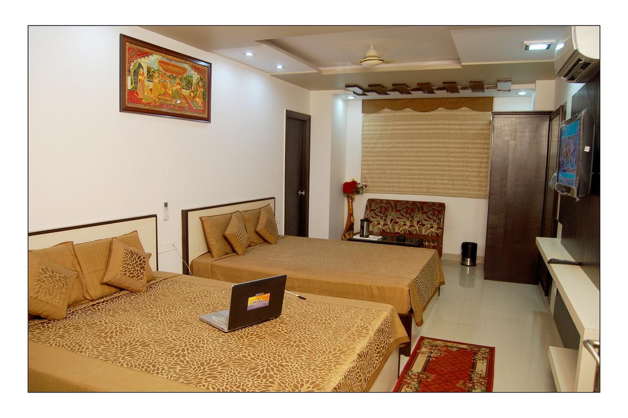 Hotel Jinendra Palace Divisione di Divisione di Jaipur Esterno foto