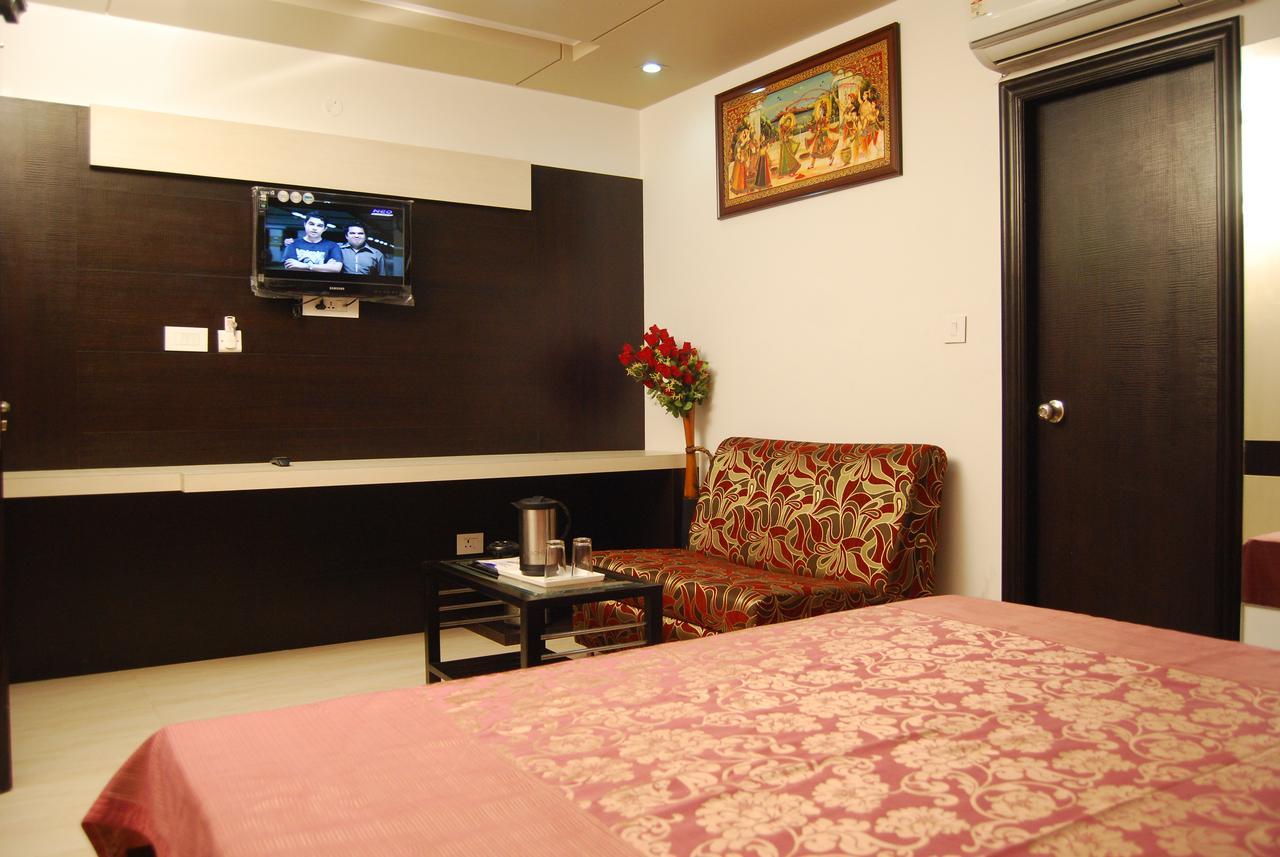 Hotel Jinendra Palace Divisione di Divisione di Jaipur Esterno foto
