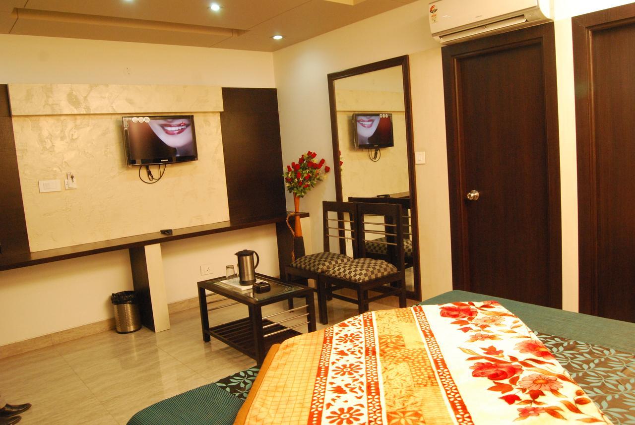 Hotel Jinendra Palace Divisione di Divisione di Jaipur Esterno foto
