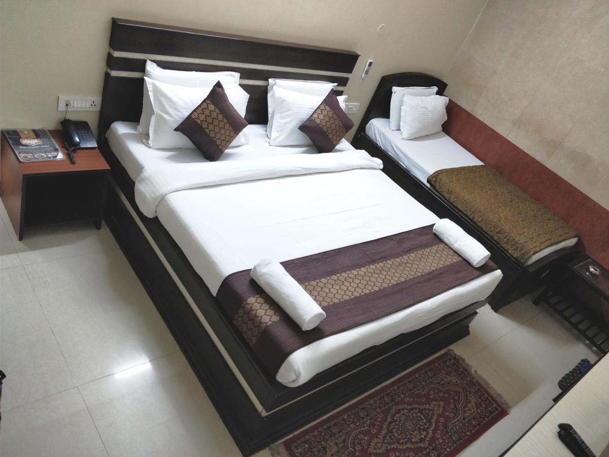 Hotel Jinendra Palace Divisione di Divisione di Jaipur Esterno foto