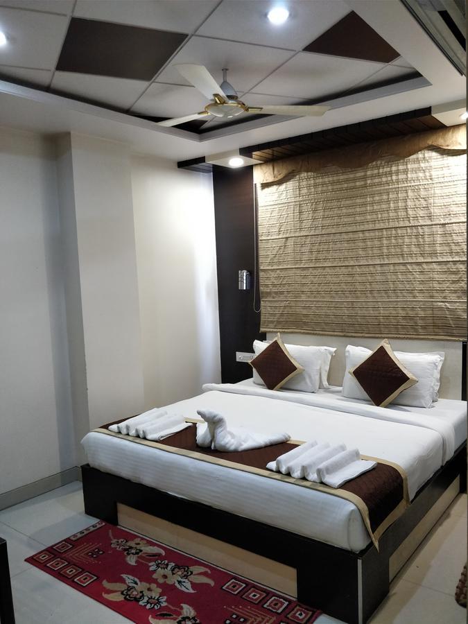 Hotel Jinendra Palace Divisione di Divisione di Jaipur Esterno foto