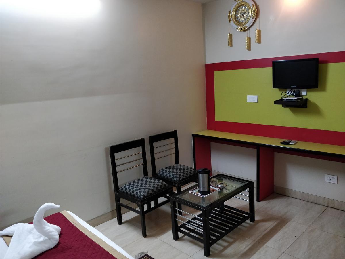 Hotel Jinendra Palace Divisione di Divisione di Jaipur Esterno foto